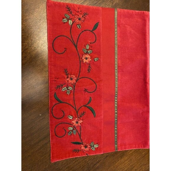 5 Christmas Placemats Red Velvet 100% Cotton ~ 14" x 19" Matching Table Runner - Picture 9 of 11